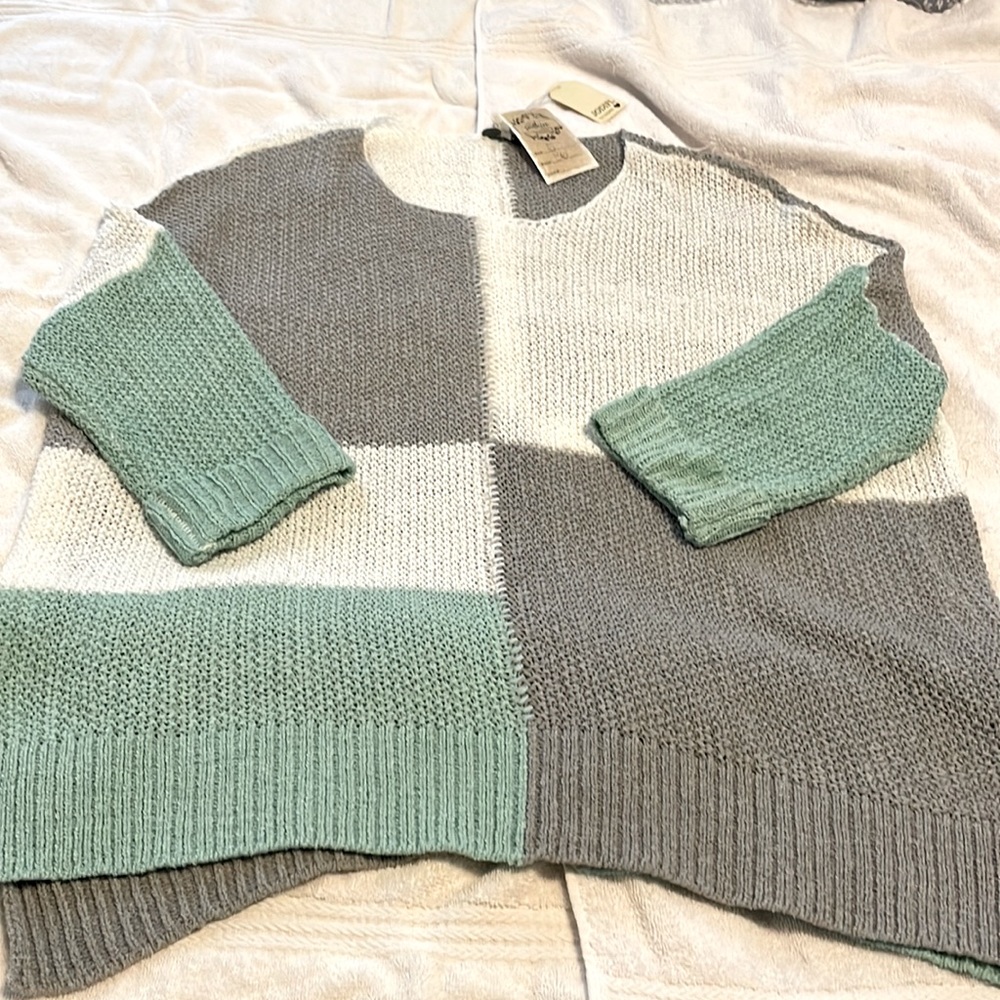 Ladies boutique top by Jodifl
